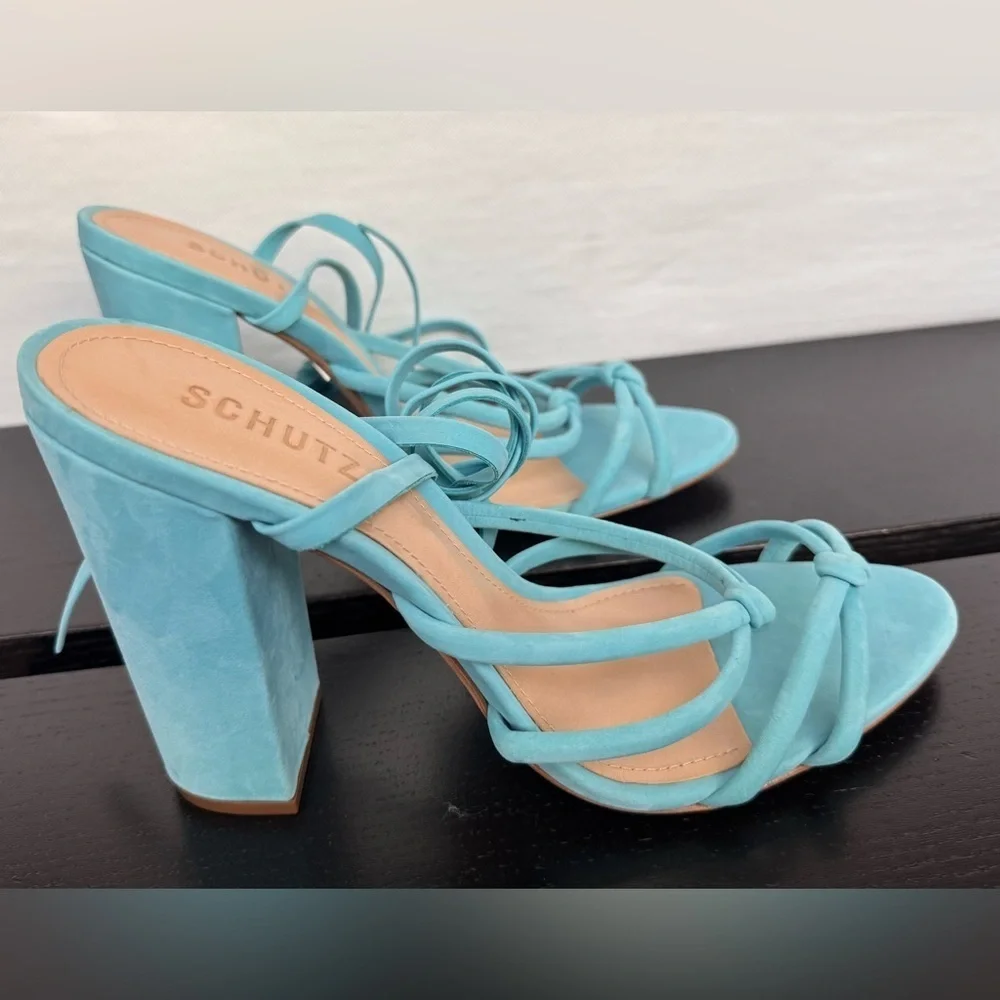 SCHUTZ new without